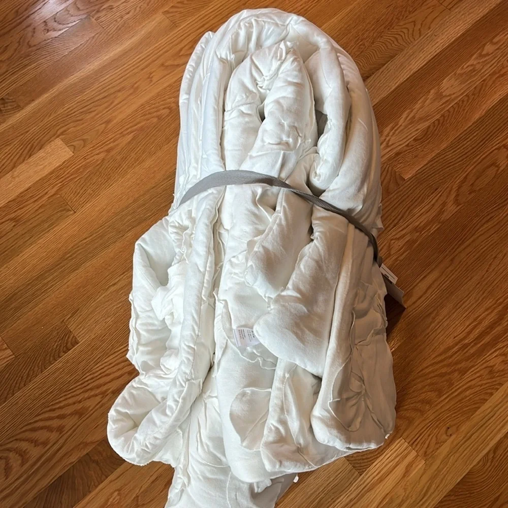 Anthropologie Alyssa Jersey Quilt in White Size Queen NWT